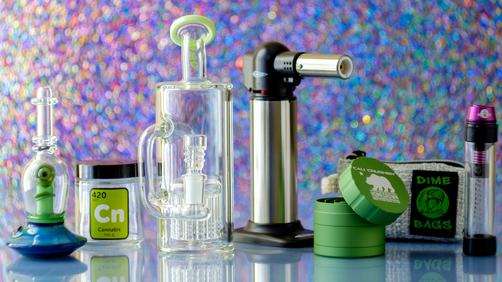 The Best Online Head Shop can be found by reading customer reviews