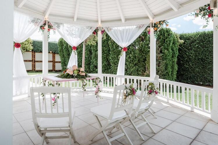 outdoor wedding venues